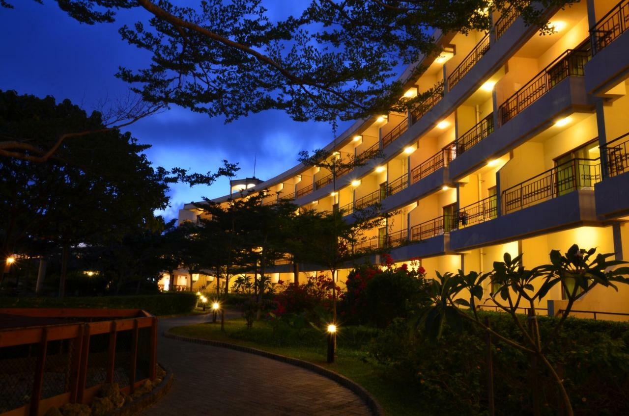 Howard Beach Resort Kenting Exterior photo The Royal