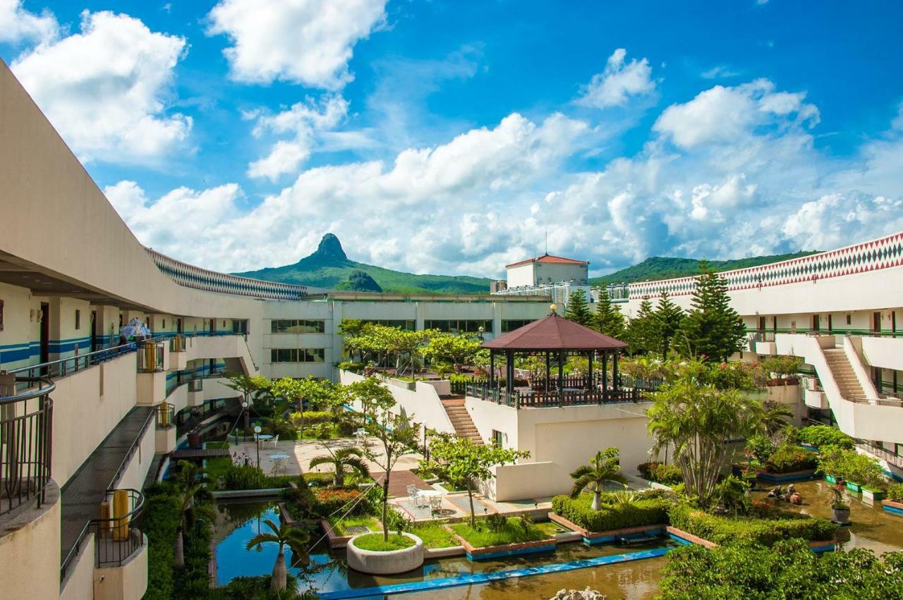 Howard Beach Resort Kenting Exterior photo View of the campus